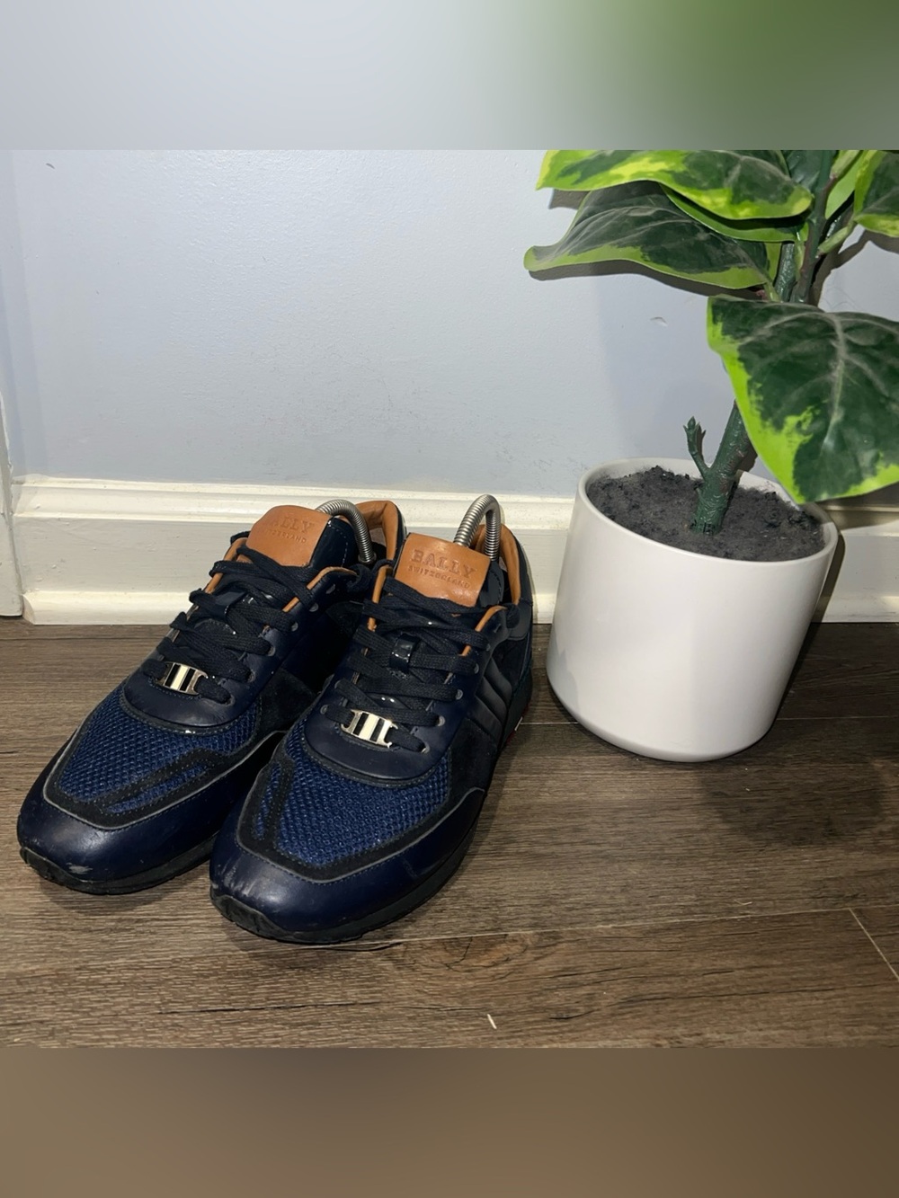 Bally Switzerland Leather Ascar mens shoes Sneakers/dress Shoes Suede Size 8